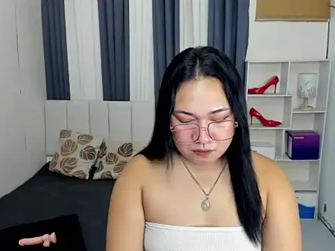 Snapshot of TsUncutKaren chatting on January 14, 2026, 6:06 am TsUncutKaren online show from January 14, 2026, 6:06 am