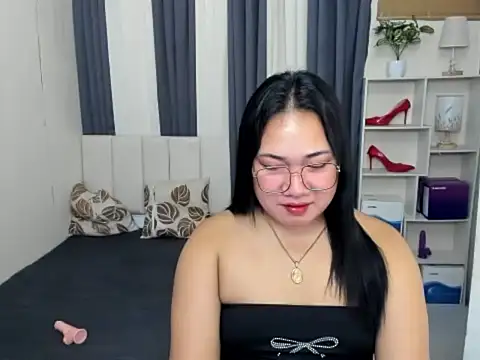 Snapshot of TsUncutKaren chatting on January 17, 2026, 5:27 pm TsUncutKaren online show from January 17, 2026, 5:27 pm