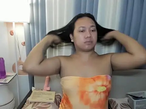 TsUncutKaren online show from November 12, 2025, 4:33 pm