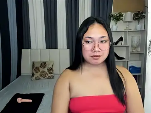 Snapshot of TsUncutKaren chatting on February 24, 2026, 5:25 pm TsUncutKaren online show from February 24, 2026, 5:25 pm