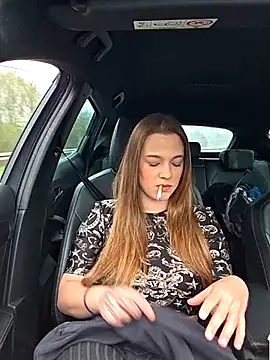 Luna Lynn online show from April 13, 2026, 3:38 pm