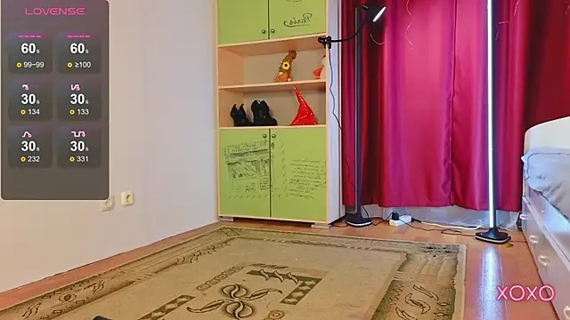 Milly  Foxy online show from April 3, 2026, 1:28 pm