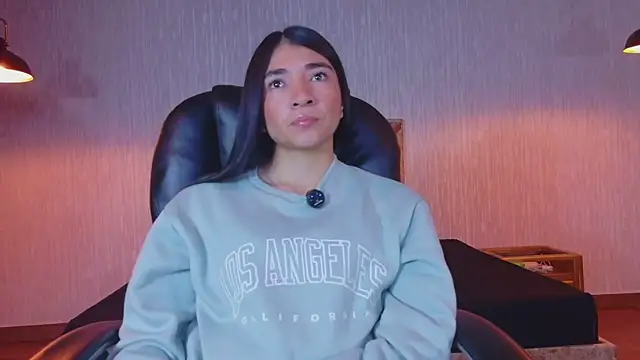 Aurora jones11 online show from November 11, 2025, 3:34 am