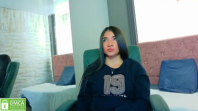 Aurora jones11 online show from September 21, 2025, 3:33 am