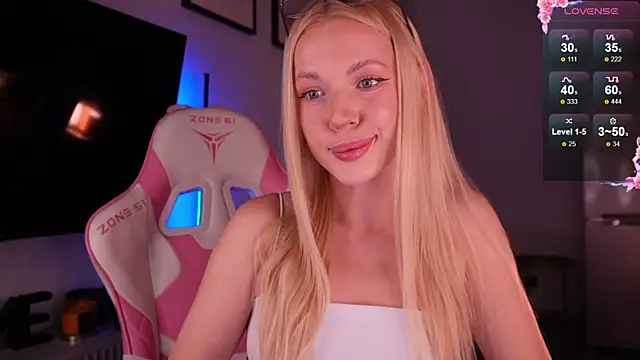 Snapshot of baby_bon chatting on November 17, 2025, 1:37 pm baby bon online show from November 17, 2025, 1:37 pm