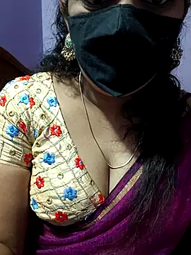 luci-queen online show from September 24, 2025, 4:41 am