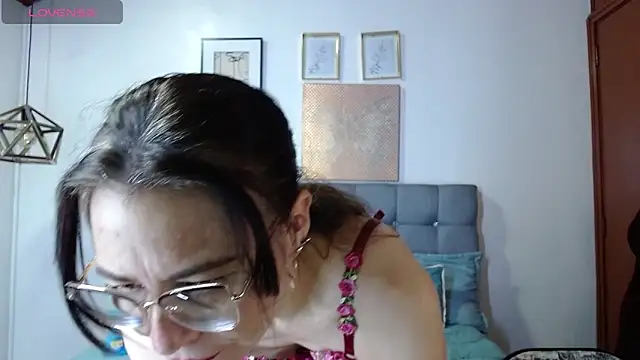 Snapshot of _naomi_s chatting on November 30, 2025, 1:45 pm naomi s online show from November 30, 2025, 1:45 pm