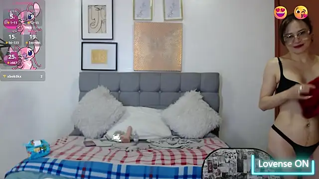 Snapshot of _naomi_s chatting on November 13, 2025, 3:49 pm naomi s online show from November 13, 2025, 3:49 pm