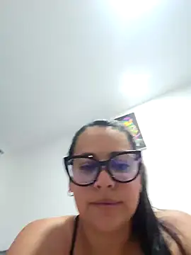 Nicoleefaith  online show from April 4, 2026, 12:06 am