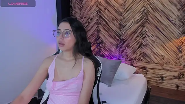 desireee  online show from February 26, 2026, 1:00 pm