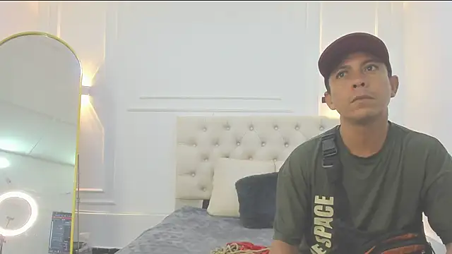 charlotte dante212 online show from April 5, 2026, 3:13 am