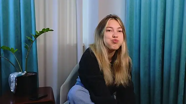 Snapshot of AngelicRice chatting on September 15, 2025, 11:21 am AngelicRice online show from September 15, 2025, 11:21 am