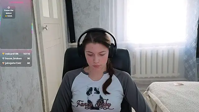 Snapshot of CutieAnny chatting on November 25, 2025, 4:35 am CutieAnny online show from November 25, 2025, 4:35 am