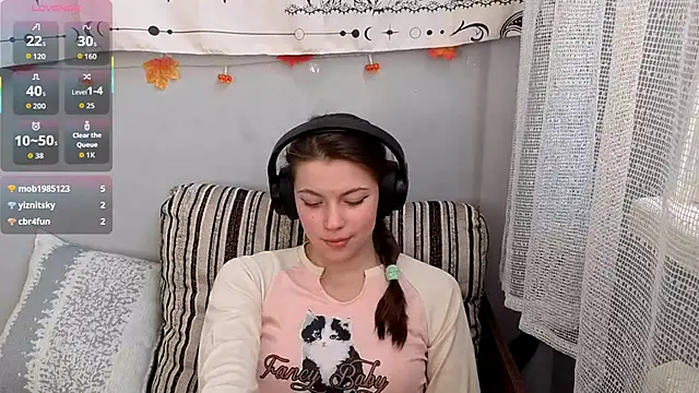 Snapshot of CutieAnny chatting on November 16, 2025, 6:51 am CutieAnny online show from November 16, 2025, 6:51 am