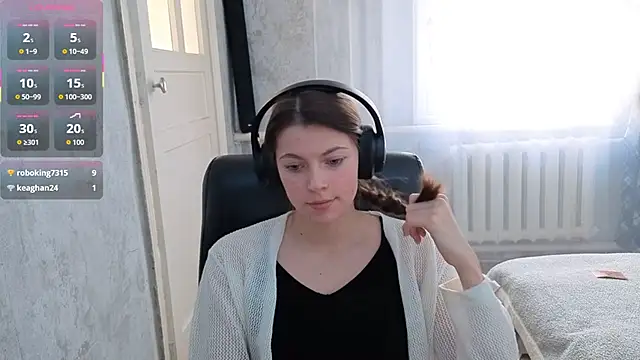 Snapshot of CutieAnny chatting on December 1, 2025, 4:35 am CutieAnny online show from December 1, 2025, 4:35 am