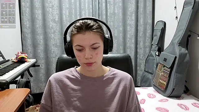 CutieAnny online show from April 15, 2026, 8:20 pm