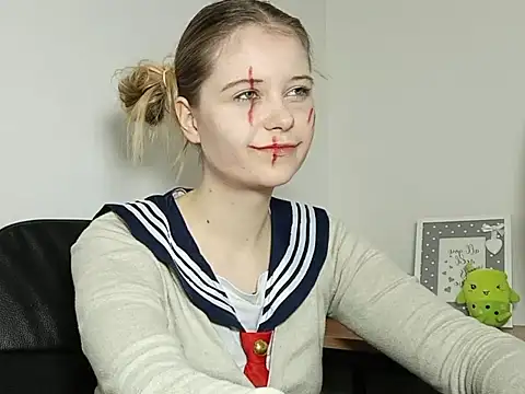 Snapshot of LydiaYoung chatting on October 31, 2025, 7:10 pm LydiaYoung online show from October 31, 2025, 7:10 pm