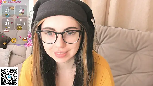 Snapshot of EvaBlimey chatting on November 14, 2025, 5:00 am EvaBlimey online show from November 14, 2025, 5:00 am