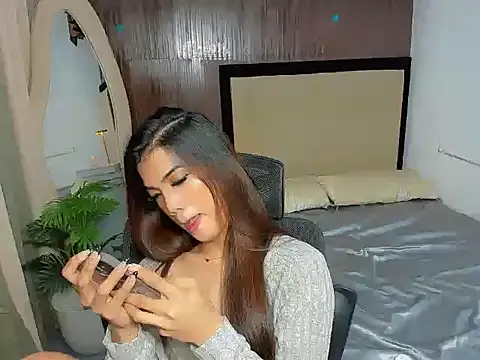 Snapshot of CassieSommereux chatting on December 17, 2025, 5:34 am CassieSommereux online show from December 17, 2025, 5:34 am