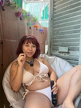 Snapshot of YumiLux chatting on July 11, 2026, 7:08 am YumiLux online show from July 11, 2026, 7:08 am