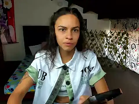 Skylovershot online show from December 15, 2025, 1:39 pm