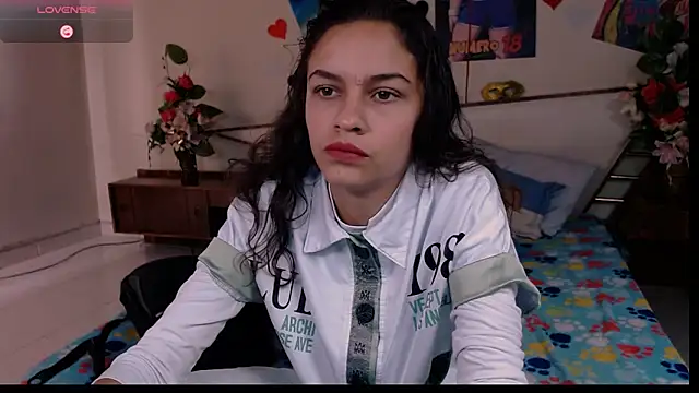 Skylovershot online show from October 15, 2025, 1:52 pm