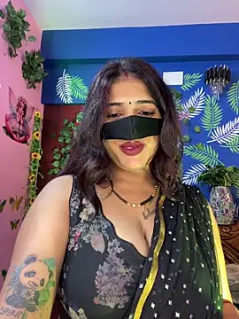 Snapshot of V-Hot-Sweti chatting on December 17, 2025, 6:35 pm V-Hot-Sweti online show from December 17, 2025, 6:35 pm