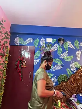 Snapshot of V-Hot-Sweti chatting on February 2, 2026, 7:51 am V-Hot-Sweti online show from February 2, 2026, 7:51 am