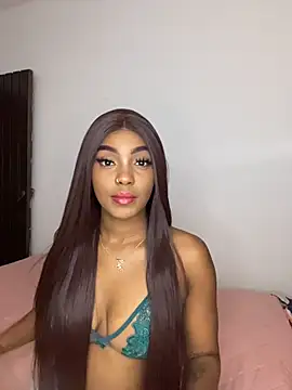 zaracollins01 online show from April 4, 2026, 11:33 pm