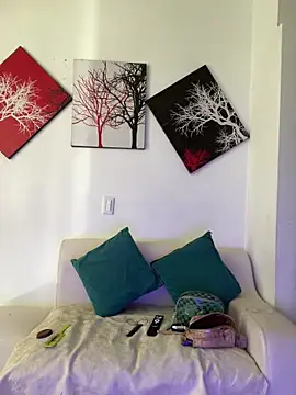 zaracollins01 online show from November 12, 2025, 1:48 pm