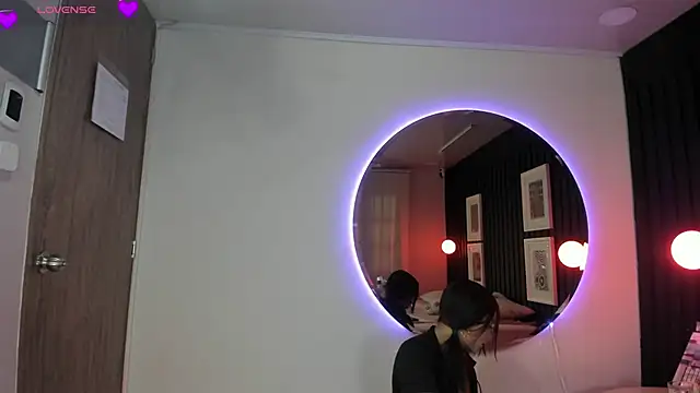 Manelyk evanss  online show from April 14, 2026, 4:56 pm