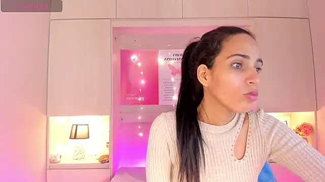 Snapshot of LexxaQueen chatting on November 8, 2025, 11:30 pm LexxaQueen online show from November 8, 2025, 11:30 pm