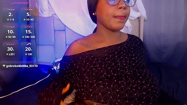 Snapshot of Mimi_Gil chatting on February 14, 2026, 1:22 pm Mimi Gil online show from February 14, 2026, 1:22 pm