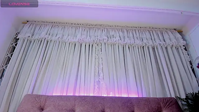 violet 77711 online show from March 8, 2026, 2:09 pm