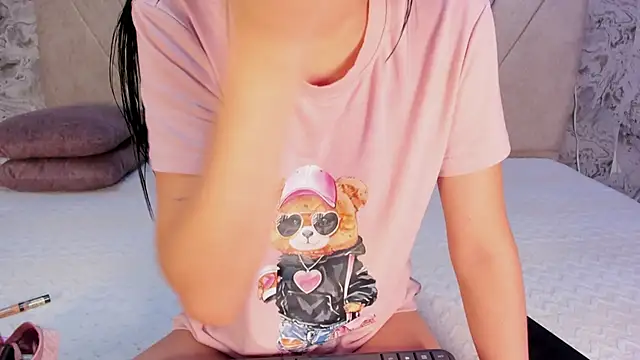 Snapshot of violet_77711 chatting on October 21, 2025, 11:09 am violet 77711 online show from October 21, 2025, 11:09 am