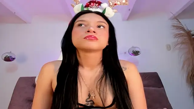 Snapshot of violet_77711 chatting on November 29, 2025, 11:32 am violet 77711 online show from November 29, 2025, 11:32 am