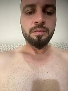 Snapshot of banuemre28 chatting on July 5, 2026, 1:40 pm banuemre28 online show from July 5, 2026, 1:40 pm