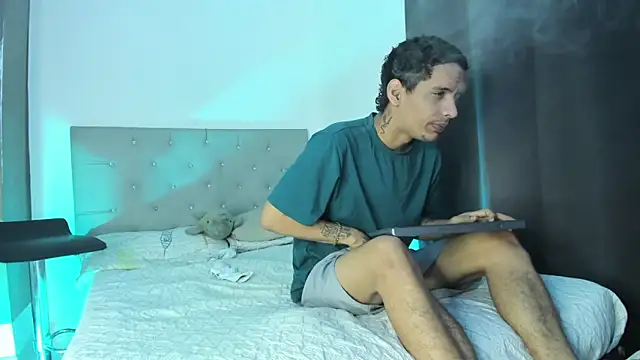 twinkDuohot online show from February 2, 2026, 4:44 am