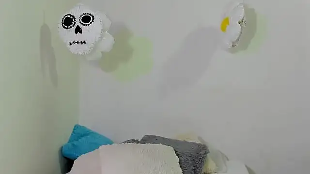 Snapshot of Naomi_Flame chatting on October 22, 2025, 8:08 pm Naomi Flame online show from October 22, 2025, 8:08 pm