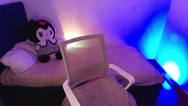 annie-russel online show from February 4, 2026, 9:26 am