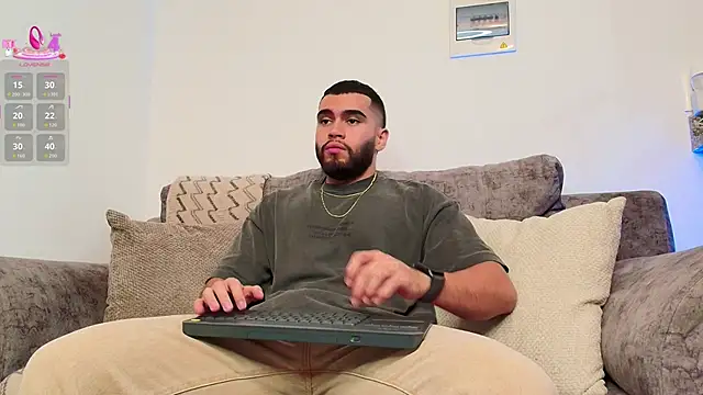 Snapshot of ThiagoHunk chatting on March 2, 2026, 12:55 am ThiagoHunk online show from March 2, 2026, 12:55 am