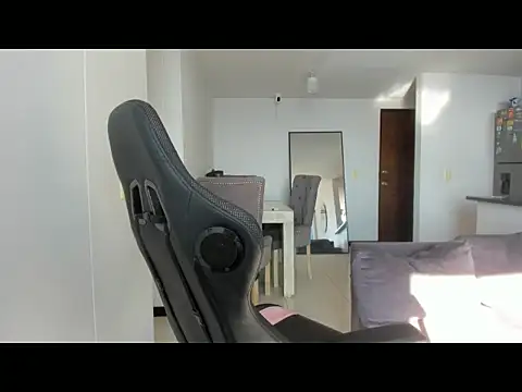 Snapshot of Silvana_Rodriguez_ chatting on October 9, 2025, 12:28 pm Silvana Rodriguez online show from October 9, 2025, 12:28 pm