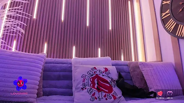 ArianaSantana online show from November 15, 2025, 12:53 pm