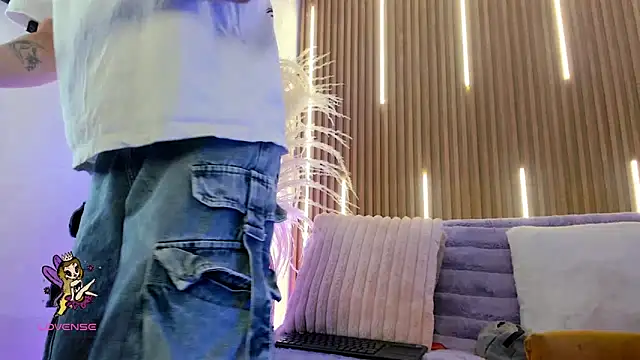 ArianaSantana online show from November 21, 2025, 12:48 pm