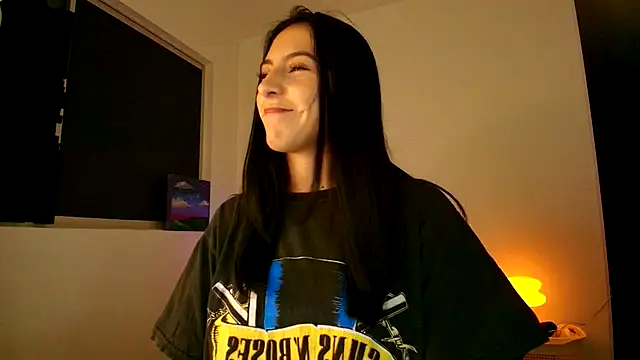 Snapshot of violethun_ chatting on December 15, 2025, 4:51 am violethun online show from December 15, 2025, 4:51 am