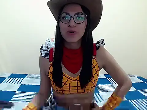 Snapshot of missblu chatting on December 3, 2025, 5:45 pm missblu online show from December 3, 2025, 5:45 pm