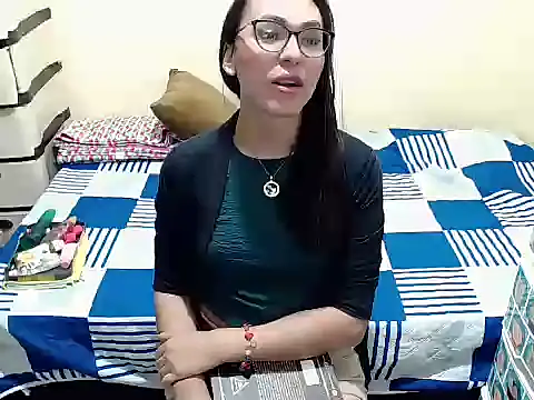 Snapshot of missblu chatting on November 29, 2025, 4:18 pm missblu online show from November 29, 2025, 4:18 pm