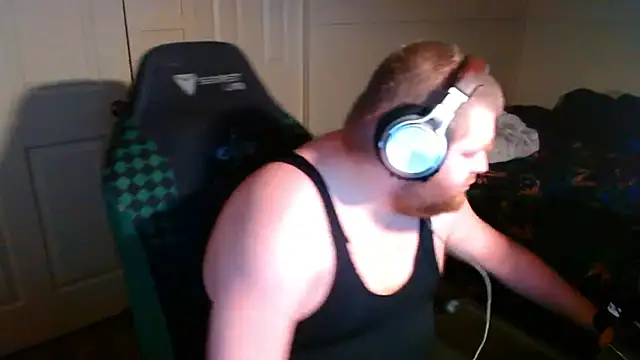 Snapshot of NeedyGlister chatting on September 24, 2025, 6:03 pm NeedyGlister online show from September 24, 2025, 6:03 pm