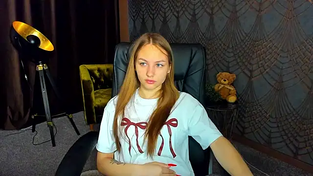 Snapshot of MilaAddams chatting on July 7, 2026, 5:32 am MilaAddams online show from July 7, 2026, 5:32 am