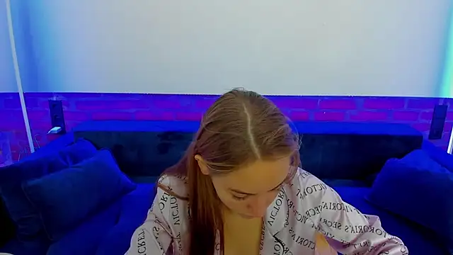 MilaAddams online show from November 12, 2025, 6:39 am